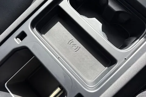 AK23OKE Land Rover Defender 110 2.0 P400e 15.4kWh X-Dynamic SE Auto 4WD Euro 6 (s/s) 5dr Thumbnail #46