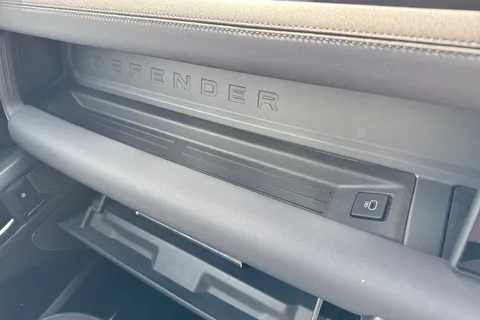 AK23OKE Land Rover Defender 110 2.0 P400e 15.4kWh X-Dynamic SE Auto 4WD Euro 6 (s/s) 5dr Thumbnail #49