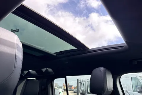 AK23OKE Land Rover Defender 110 2.0 P400e 15.4kWh X-Dynamic SE Auto 4WD Euro 6 (s/s) 5dr Thumbnail #54