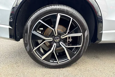 DA25PDU Volkswagen Tiguan 1.5 TSI 272 eHybrid R-Line 5dr DSG Thumbnail #12