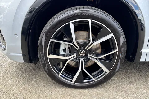 DA25PDU Volkswagen Tiguan 1.5 TSI 272 eHybrid R-Line 5dr DSG Thumbnail #14
