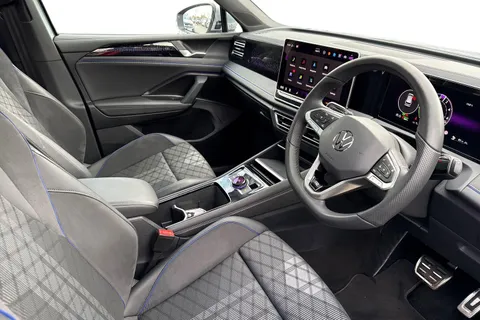 DA25PDU Volkswagen Tiguan 1.5 TSI 272 eHybrid R-Line 5dr DSG Thumbnail #15