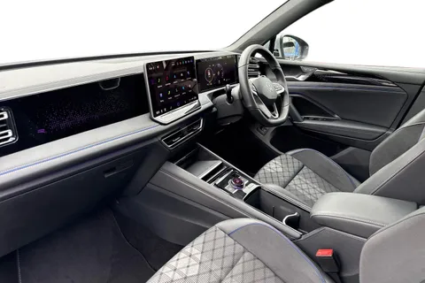 DA25PDU Volkswagen Tiguan 1.5 TSI 272 eHybrid R-Line 5dr DSG Thumbnail #16