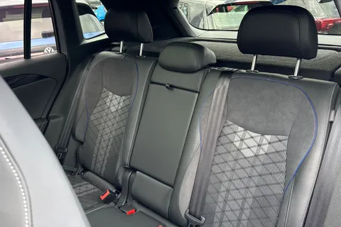 DA25PDU Volkswagen Tiguan 1.5 TSI 272 eHybrid R-Line 5dr DSG Thumbnail #20