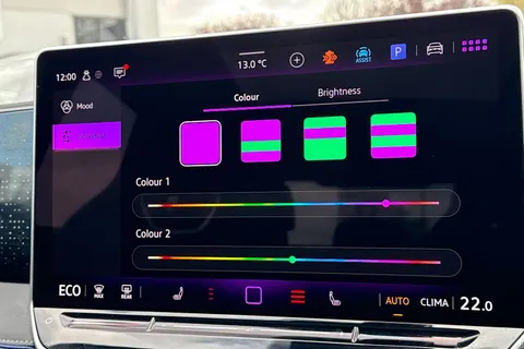 DA25PDU Volkswagen Tiguan 1.5 TSI 272 eHybrid R-Line 5dr DSG Thumbnail #30