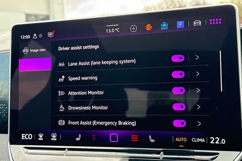 DA25PDU Volkswagen Tiguan 1.5 TSI 272 eHybrid R-Line 5dr DSG Thumbnail #32