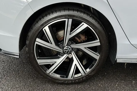MM72KNU Volkswagen Golf 1.5 TSI R-Line 5dr **18' BERGAMO ALLOYS** Thumbnail #12