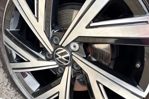 MM72KNU Volkswagen Golf 1.5 TSI R-Line 5dr **18' BERGAMO ALLOYS** Thumbnail #27