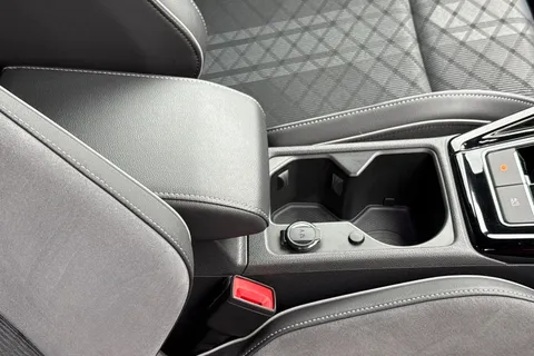 MM72KNU Volkswagen Golf 1.5 TSI R-Line 5dr **18' BERGAMO ALLOYS** Thumbnail #35