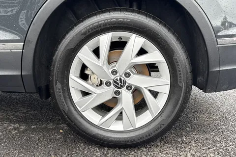 12 of 44 for VOLKSWAGEN TIGUAN LIFE TSI PHEV S-A