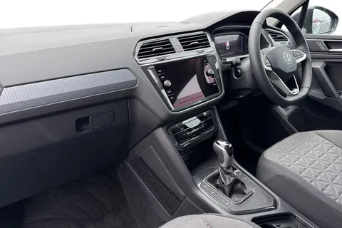 14 of 44 for VOLKSWAGEN TIGUAN LIFE TSI PHEV S-A