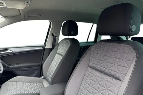 15 of 44 for VOLKSWAGEN TIGUAN LIFE TSI PHEV S-A