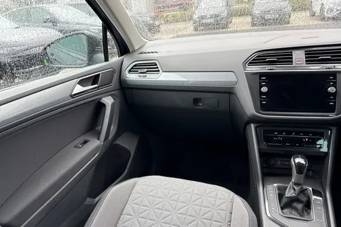 19 of 44 for VOLKSWAGEN TIGUAN LIFE TSI PHEV S-A