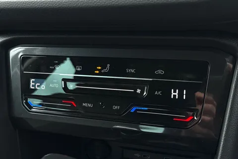 21 of 44 for VOLKSWAGEN TIGUAN LIFE TSI PHEV S-A