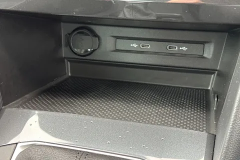 33 of 44 for VOLKSWAGEN TIGUAN LIFE TSI PHEV S-A