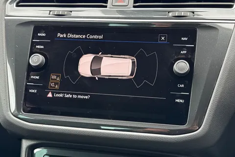 37 of 44 for VOLKSWAGEN TIGUAN LIFE TSI PHEV S-A