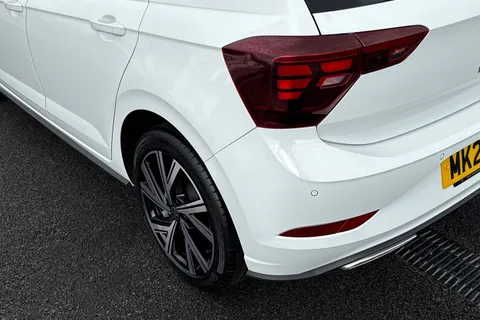 MK24NCX Volkswagen Polo 1.0 TSI R-Line 5dr **17' BERGAMO ALLOYS, HEATED SEATS, BLACK STYLE PACK** Thumbnail #9