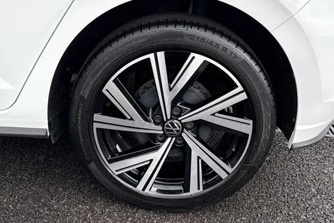 MK24NCX Volkswagen Polo 1.0 TSI R-Line 5dr **17' BERGAMO ALLOYS, HEATED SEATS, BLACK STYLE PACK** Thumbnail #11