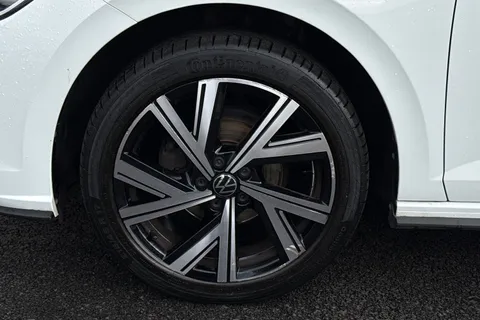 MK24NCX Volkswagen Polo 1.0 TSI R-Line 5dr **17' BERGAMO ALLOYS, HEATED SEATS, BLACK STYLE PACK** Thumbnail #12