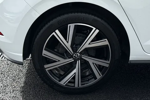 MK24NCX Volkswagen Polo 1.0 TSI R-Line 5dr **17' BERGAMO ALLOYS, HEATED SEATS, BLACK STYLE PACK** Thumbnail #14