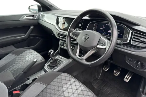 MK24NCX Volkswagen Polo 1.0 TSI R-Line 5dr **17' BERGAMO ALLOYS, HEATED SEATS, BLACK STYLE PACK** Thumbnail #15