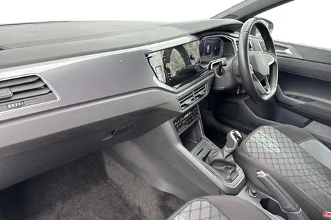 MK24NCX Volkswagen Polo 1.0 TSI R-Line 5dr **17' BERGAMO ALLOYS, HEATED SEATS, BLACK STYLE PACK** Thumbnail #16