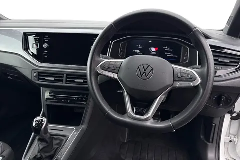 MK24NCX Volkswagen Polo 1.0 TSI R-Line 5dr **17' BERGAMO ALLOYS, HEATED SEATS, BLACK STYLE PACK** Thumbnail #19