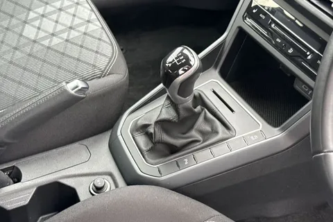 MK24NCX Volkswagen Polo 1.0 TSI R-Line 5dr **17' BERGAMO ALLOYS, HEATED SEATS, BLACK STYLE PACK** Thumbnail #24