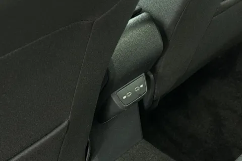 MK24NCX Volkswagen Polo 1.0 TSI R-Line 5dr **17' BERGAMO ALLOYS, HEATED SEATS, BLACK STYLE PACK** Thumbnail #34