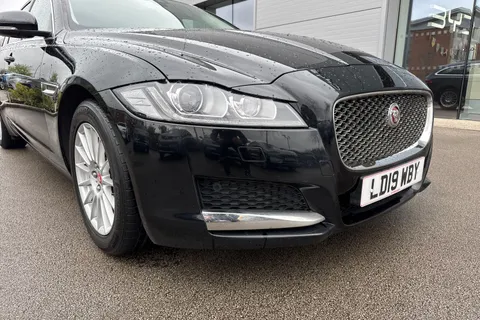 9 of 39 for Jaguar XF 2.0d Portfolio Sportbrake Euro 6 (s/s) 5dr