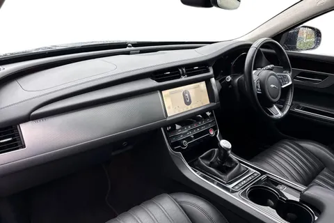 15 of 39 for Jaguar XF 2.0d Portfolio Sportbrake Euro 6 (s/s) 5dr