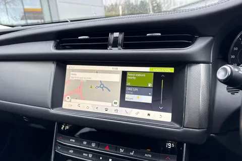 17 of 39 for Jaguar XF 2.0d Portfolio Sportbrake Euro 6 (s/s) 5dr