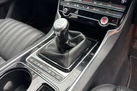 23 of 39 for Jaguar XF 2.0d Portfolio Sportbrake Euro 6 (s/s) 5dr