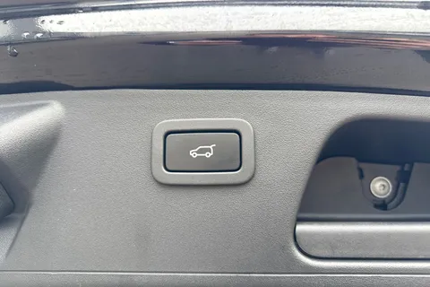 OW19GWM Jaguar E-Pace 2.0 D180 R-Dynamic HSE Auto AWD Euro 6 (s/s) 5dr Thumbnail #30