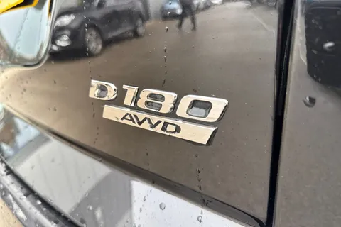 OW19GWM Jaguar E-Pace 2.0 D180 R-Dynamic HSE Auto AWD Euro 6 (s/s) 5dr Thumbnail #31