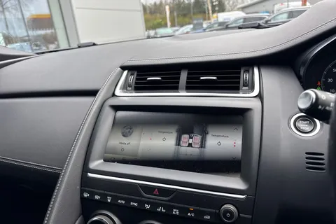 OW19GWM Jaguar E-Pace 2.0 D180 R-Dynamic HSE Auto AWD Euro 6 (s/s) 5dr Thumbnail #40