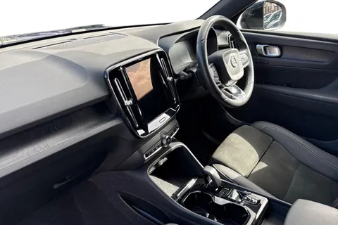 SY72GXT Volvo Xc40 1.5h T5 Recharge 10.7kWh Ultimate Dark Auto Euro 6 (s/s) 5dr Thumbnail #10