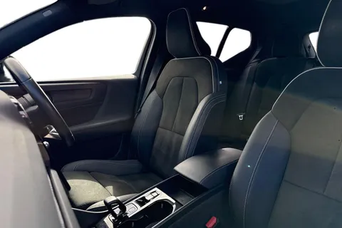 SY72GXT Volvo Xc40 1.5h T5 Recharge 10.7kWh Ultimate Dark Auto Euro 6 (s/s) 5dr Thumbnail #12