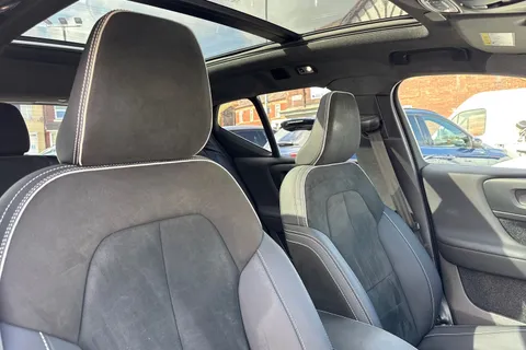 SY72GXT Volvo Xc40 1.5h T5 Recharge 10.7kWh Ultimate Dark Auto Euro 6 (s/s) 5dr Thumbnail #22