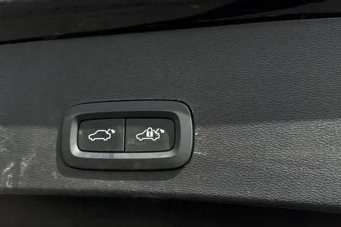 SY72GXT Volvo Xc40 1.5h T5 Recharge 10.7kWh Ultimate Dark Auto Euro 6 (s/s) 5dr Thumbnail #26