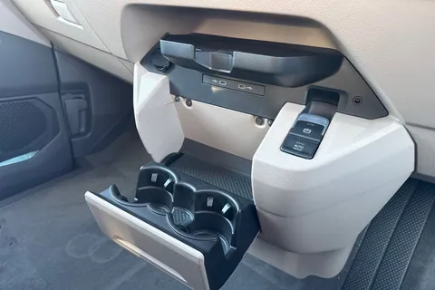 22 of 62 for Volkswagen California Ocean T7 SWB 150PS 2.0 TDi DSG - 19' Alloys/Advanced Park/Tow Pack