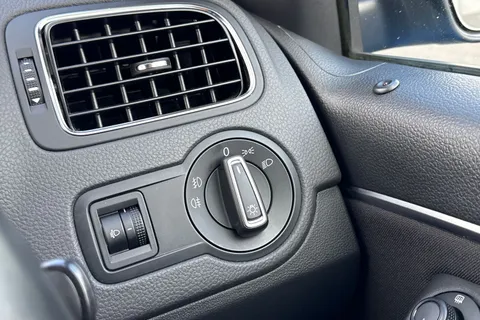 39 of 61 for Volkswagen Polo 1.2 TSI BlueMotion Tech Match Euro 6 (s/s) 3dr