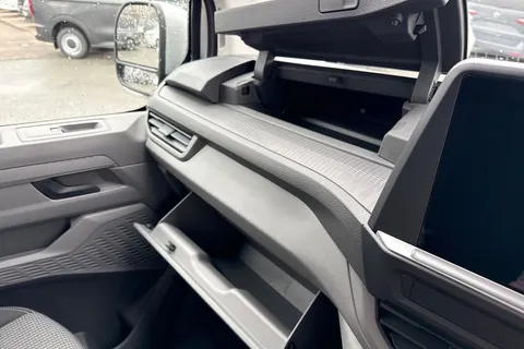 DG75BXE Volkswagen Transporter 2.0 TDI 110 Commerce Pro Van Thumbnail #34