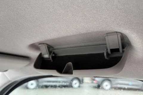 DG75BXE Volkswagen Transporter 2.0 TDI 110 Commerce Pro Van Thumbnail #36