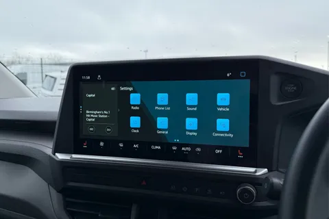 DG75BXE Volkswagen Transporter 2.0 TDI 110 Commerce Pro Van Thumbnail #48