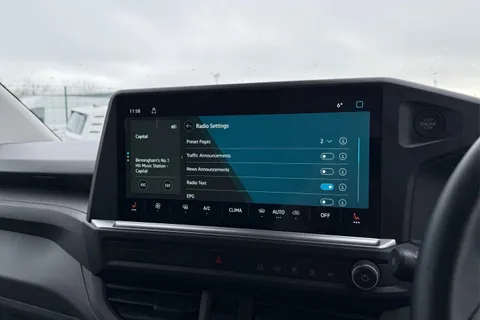 DG75BXE Volkswagen Transporter 2.0 TDI 110 Commerce Pro Van Thumbnail #49