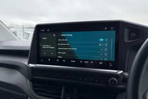 DG75BXE Volkswagen Transporter 2.0 TDI 110 Commerce Pro Van Thumbnail #51