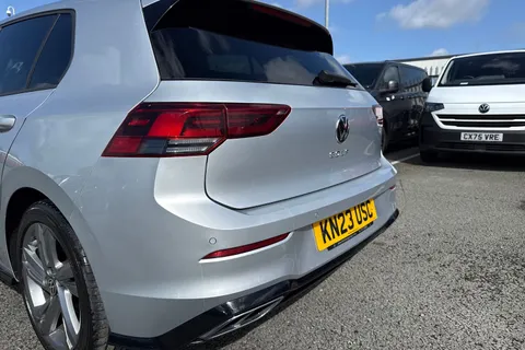 KN23USC Volkswagen Golf 2.0TDI (150PS) R-Line DSG ⭐Sunroof, Rear view camera⭐ Thumbnail #9