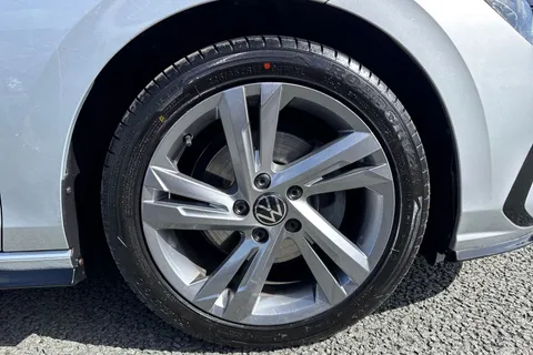 KN23USC Volkswagen Golf 2.0TDI (150PS) R-Line DSG ⭐Sunroof, Rear view camera⭐ Thumbnail #11