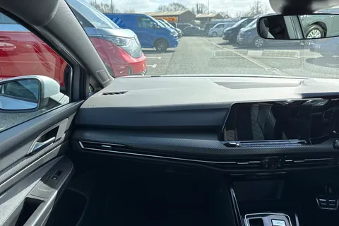 KN23USC Volkswagen Golf 2.0TDI (150PS) R-Line DSG ⭐Sunroof, Rear view camera⭐ Thumbnail #21